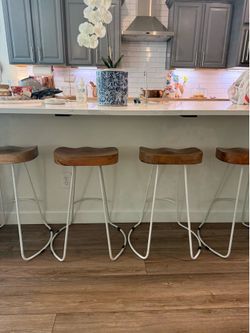 Kitchen Counter Height Stools (4)