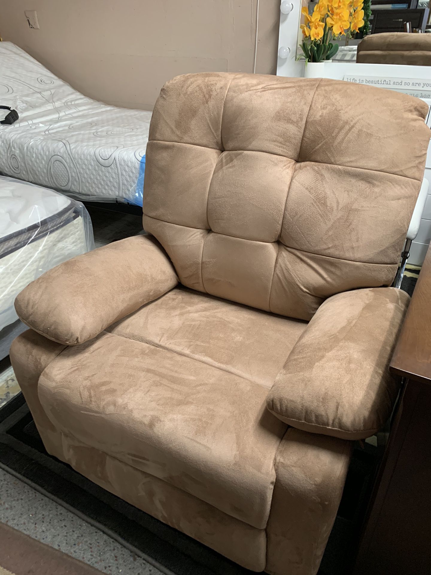 New recliner $299