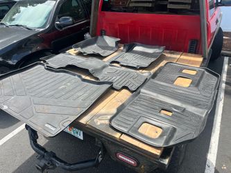 07-13 Yukon/Denali/Tahoe/Suburban Fitted Smartliner Floor Mats