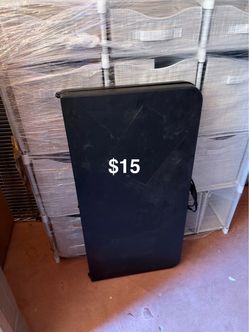 Folding tables