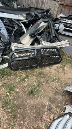 2013-18 Dodge Ram 1500 grille