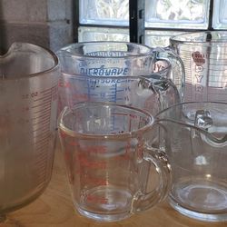 Vintage Pyrex Measuring Cups