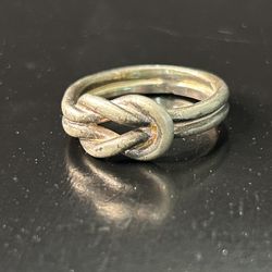 Vintage Silver 925 Ring Size 8 Knot Chased Lovers Infinity Cable Band