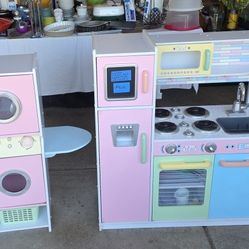 Child's Kitchen Set