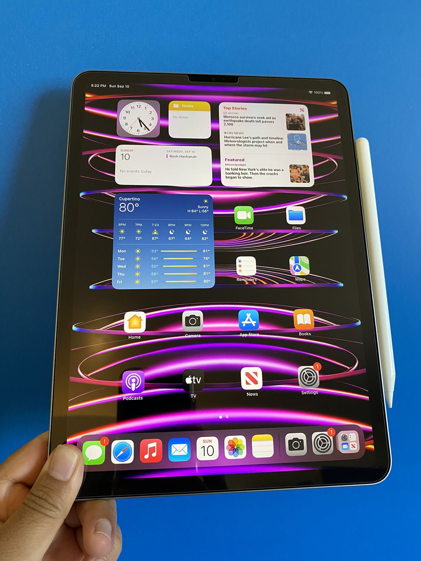 128GB Apple IPad Pro 11” 4th Generation (2022 Latest Model / M2 chip ) with Keyboard pen & Accessories (warranty 01/ 2024 / 512GB $899)