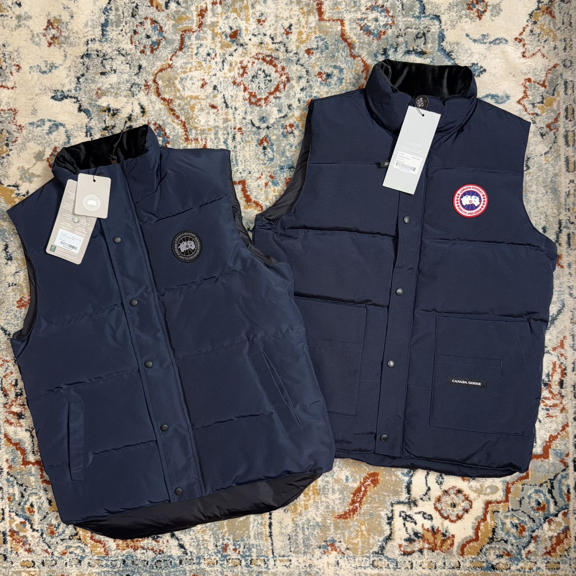Canada vest size L/XL Navy Blue