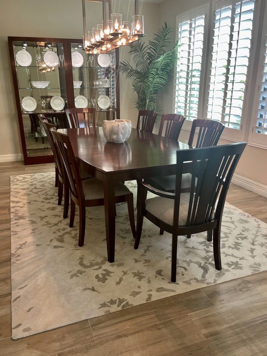Stickley Furniture Metropolitan Collection Dining Table And Chairs