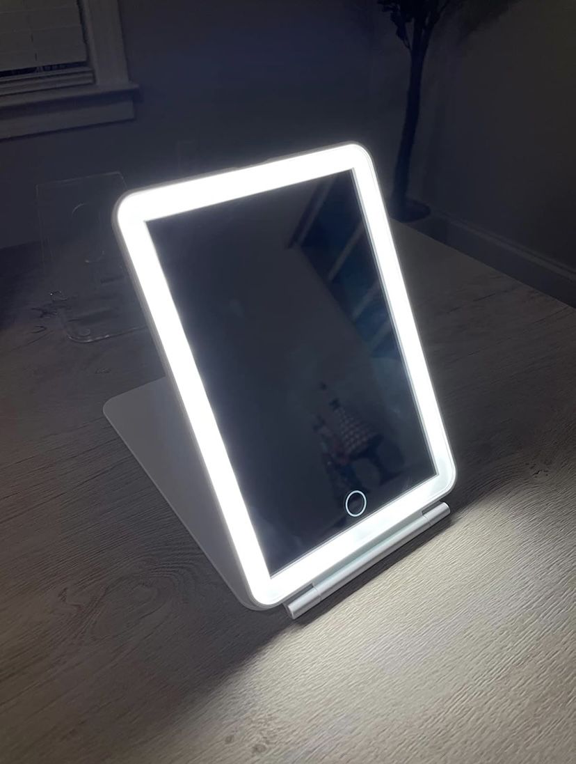 Travel Makeup Mirror With LED Lights - New In Box