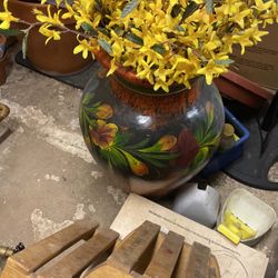 Huge Ceramic Base And Flowers 