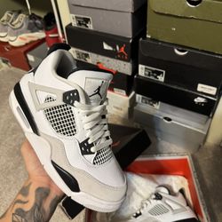 Air Jordan 4 Retro ‘Military Black’