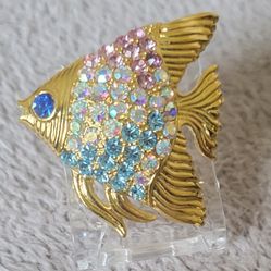 Vintage angelfish brooch