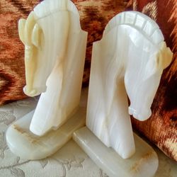 Vintage Knight Horse Head Bookends Carved Onyx Rock Marble Stone Book Ends