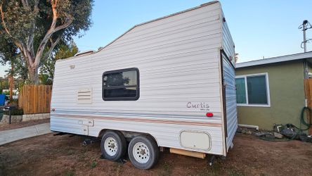 Curtis Mity-Lite Toyhauler