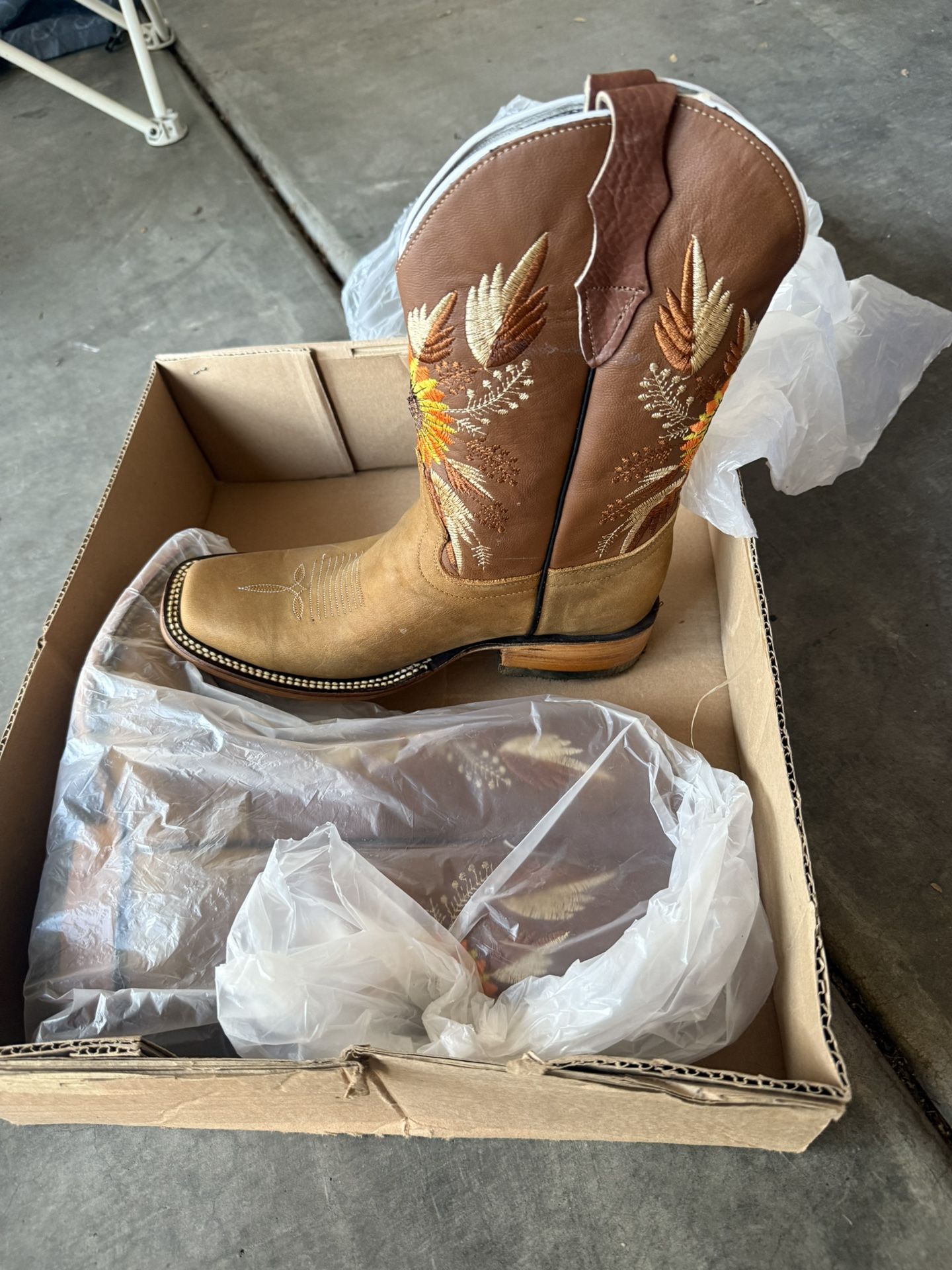 Women’s Boots Size 8