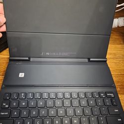 Samsung Keyboard Book Cover Slim- Tab S7 & Tab S8