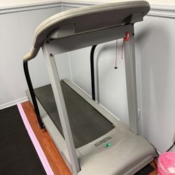Free - Pacemaster Pro-Plus Treadmill