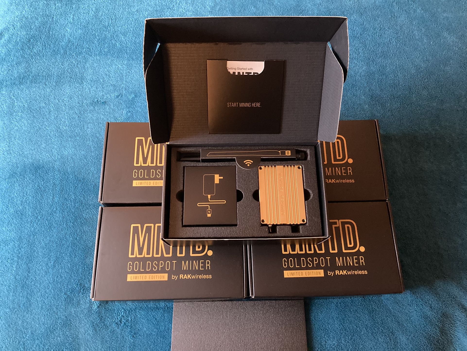RAK MNTD Goldspot Helium Miner 8 GB US 915 Mhz *Limited Edition*