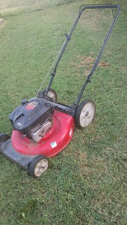 685 yard machine lawnmower works perfect