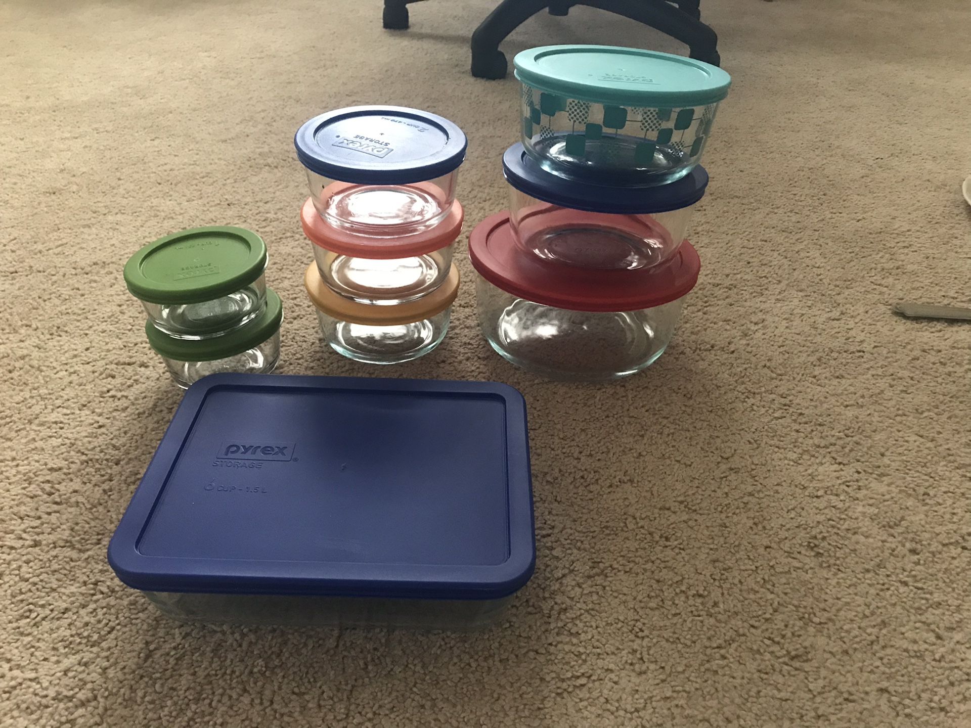 Pyrex boxes