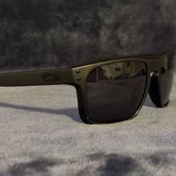 Oakley XL Holbrook Sunglasses New