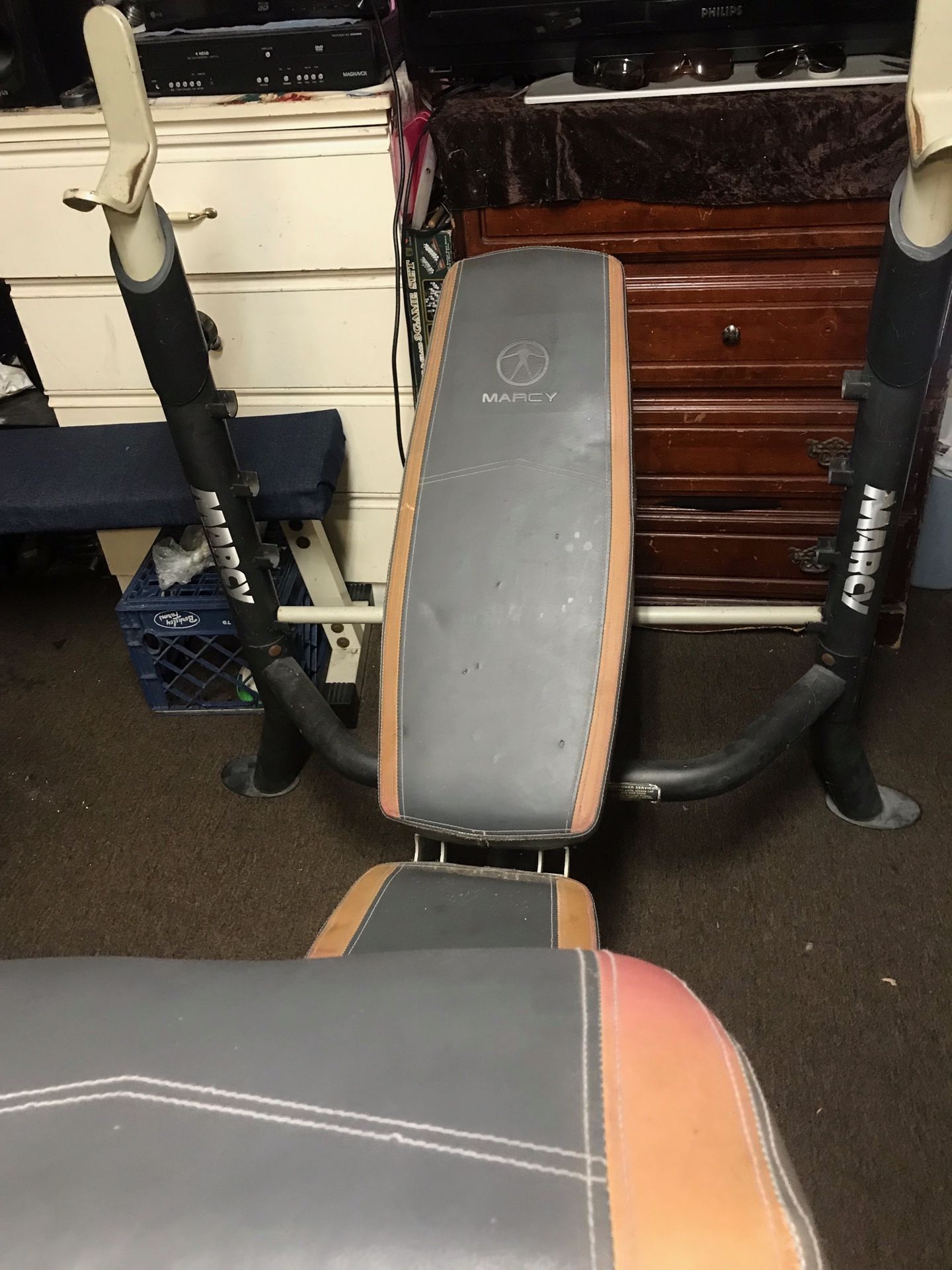 WEIGHT BENCH MARCY and OLYMPIC BAR 3 DISC 10 LBS EACH