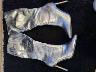 Boots Women’s Size 8