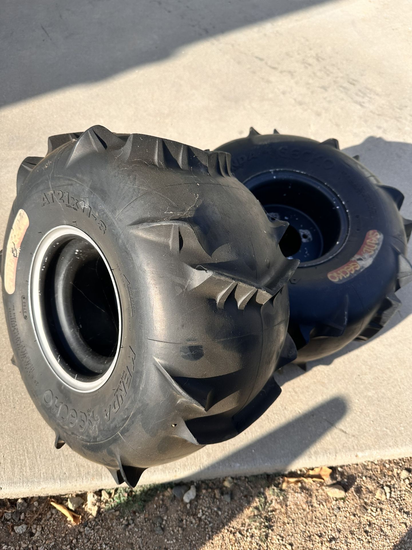 Paddle Tire