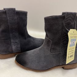 New! TOMS Women Laurel Burnished Suede Boot!  Size 5.5