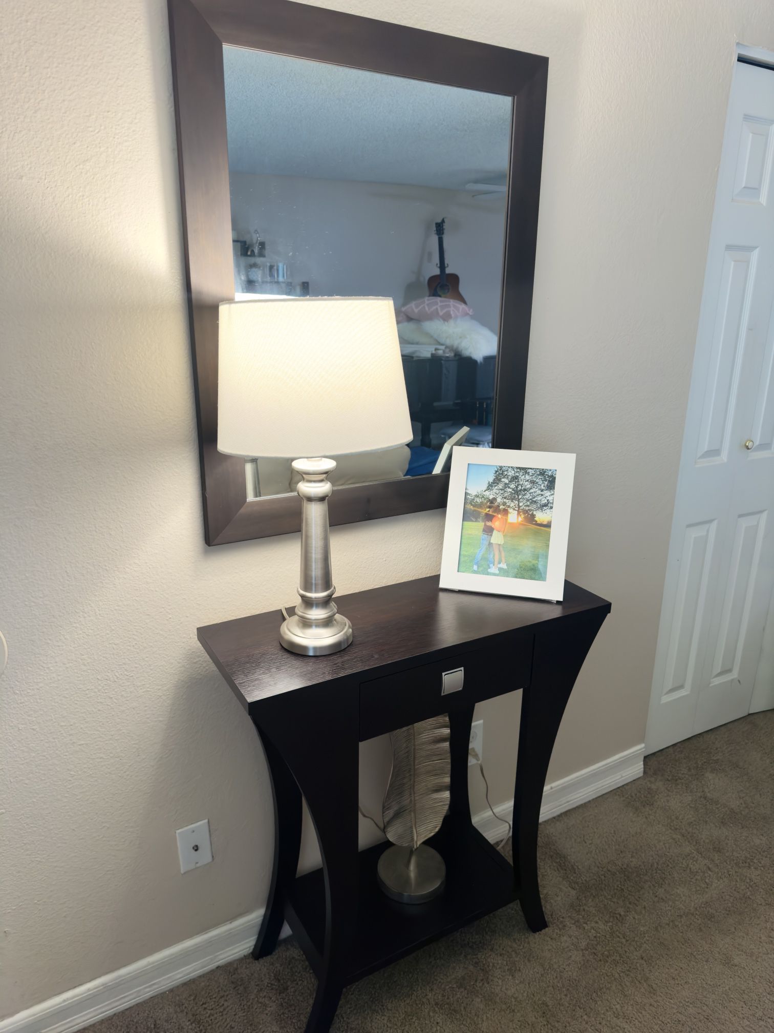 Entry Table And Mirror 