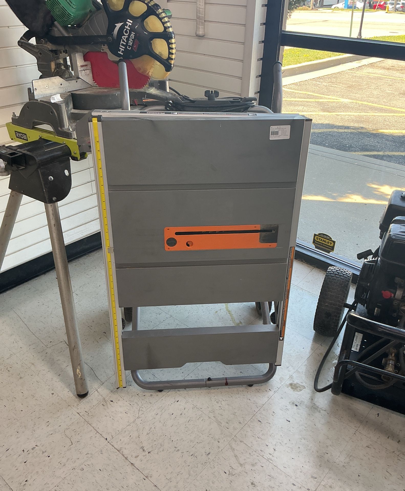 TABLE SAW