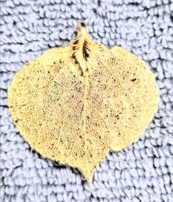 Vintage Delicate Gold Veined Leaf Pendant