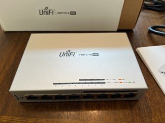 Ubiquiti UniFi Switch 8 60W