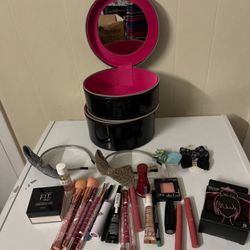 New Makeup Bag With All These Beauty Supplies For 20$