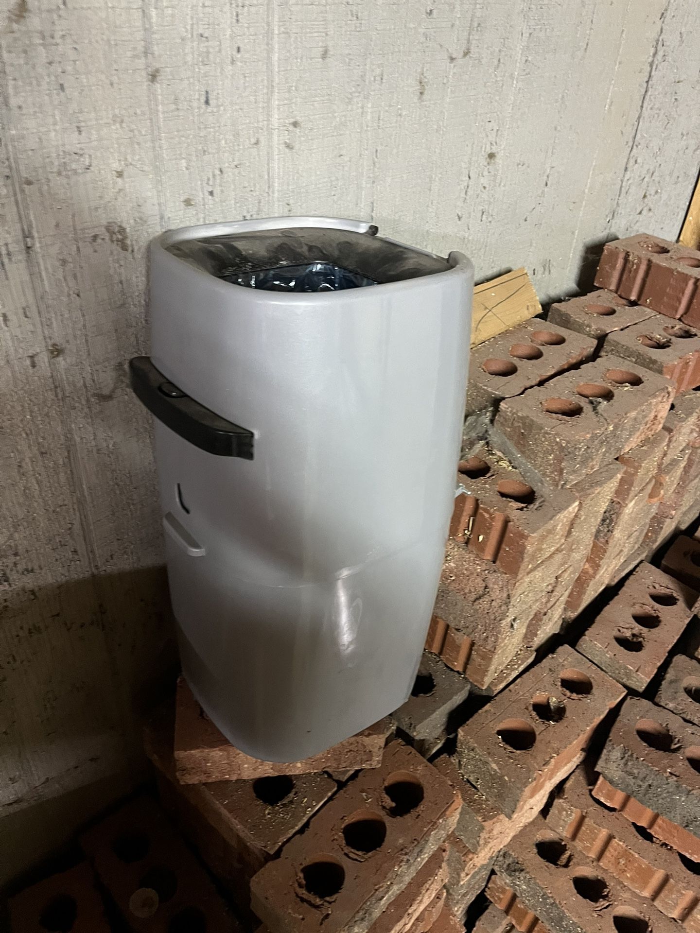 Poop Container