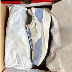 Women Nike air Max 7.5