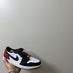 Jordan 1 Low Black Toe (Size 8)