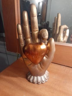 Heart In Hand Decor