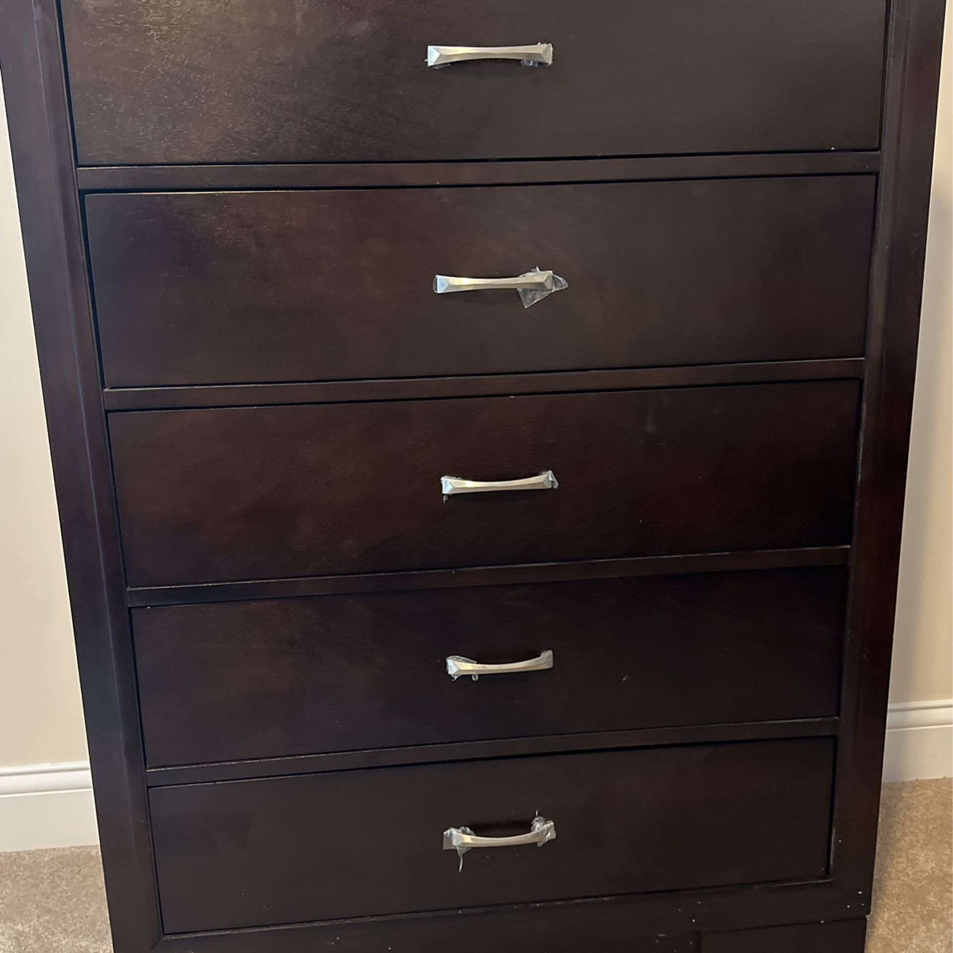 Dresser And chest Set.