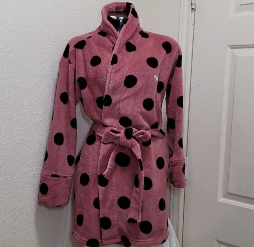 Pink by Victoria secret women’s robe XS