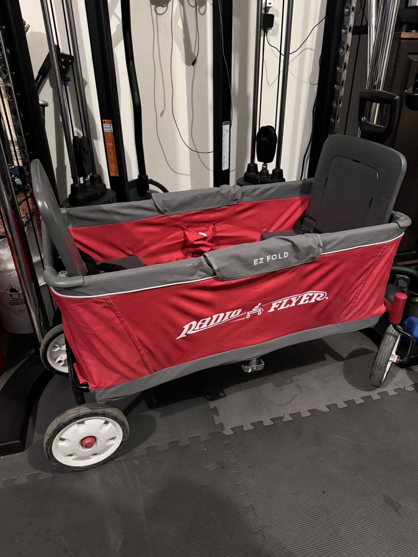 Radio Flyer Ultimate EZ Folding Wagon for kids and cargo, Red