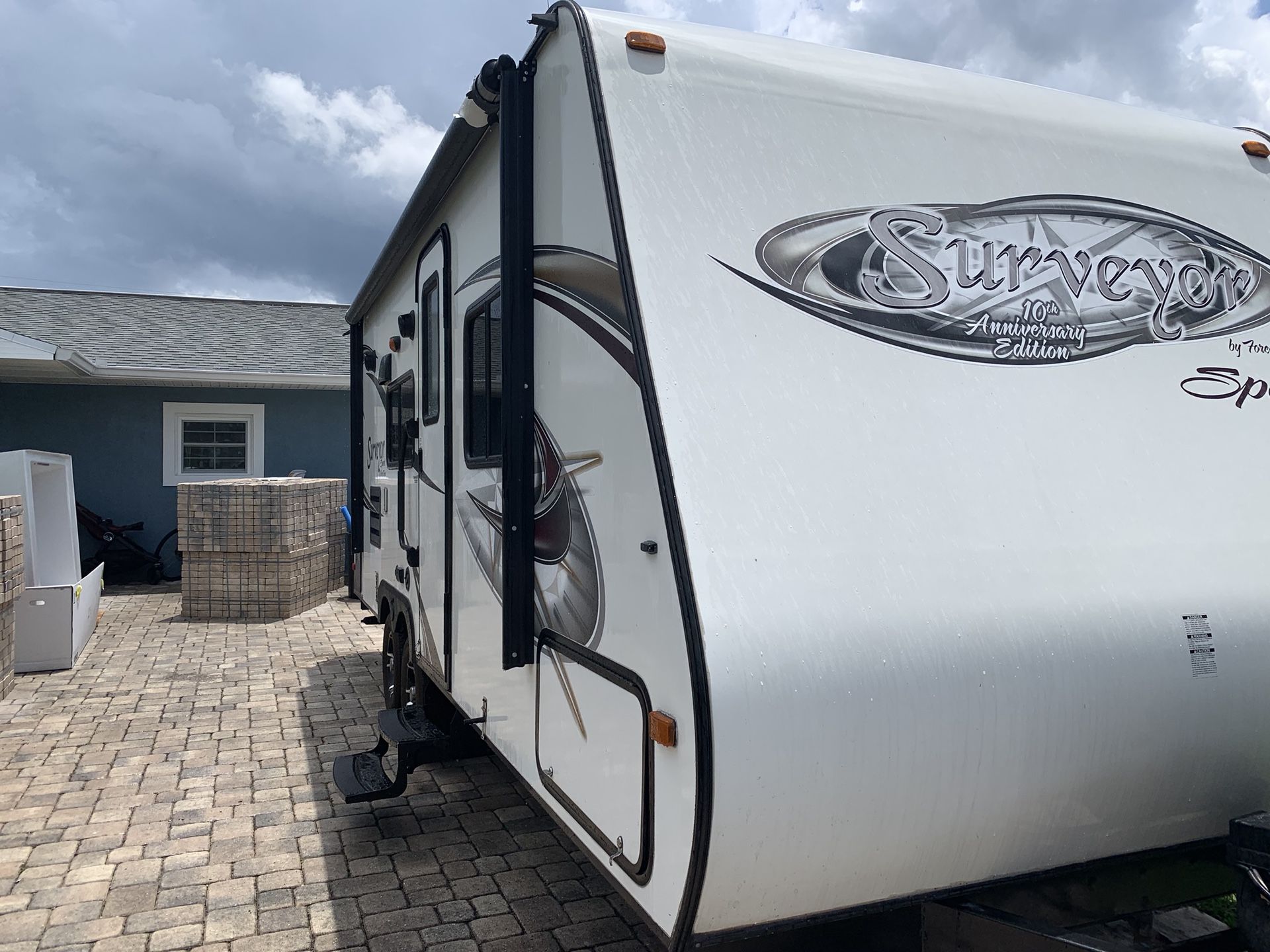 2012 camper. 24’. Great condition