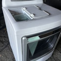 Large Gas Dryer  Kenmore Elite top-load electric dryer with Steam Refresh