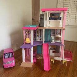Barbie Dreamhouse, Limo, 4 Barbie’s & Accessories 