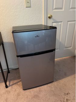 Mini fridge