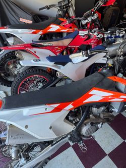 2016 KTM 350 SXF less than 80 hrs
