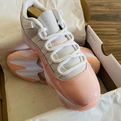 Women’s Size 8 Air Jordan 11 Retro Low AH7860-160