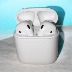 Apple AirPods (2nd Generation) With Charging Case