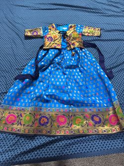 Girls Indian Dress. Size 6 to 7 years