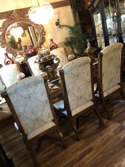 Nice table with 8 chairs