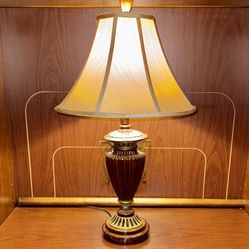 Traditional Table Lamp – Excellent Condition